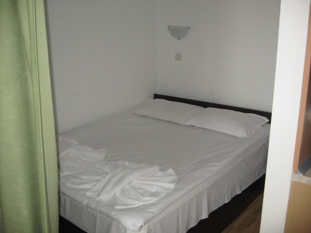 Chateau Aheloy Hotel Pomorie Exterior foto